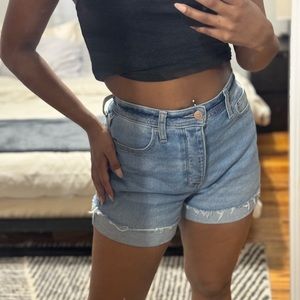 Hollister Curvy Ultra High Rise Mom Jean Short Size 25